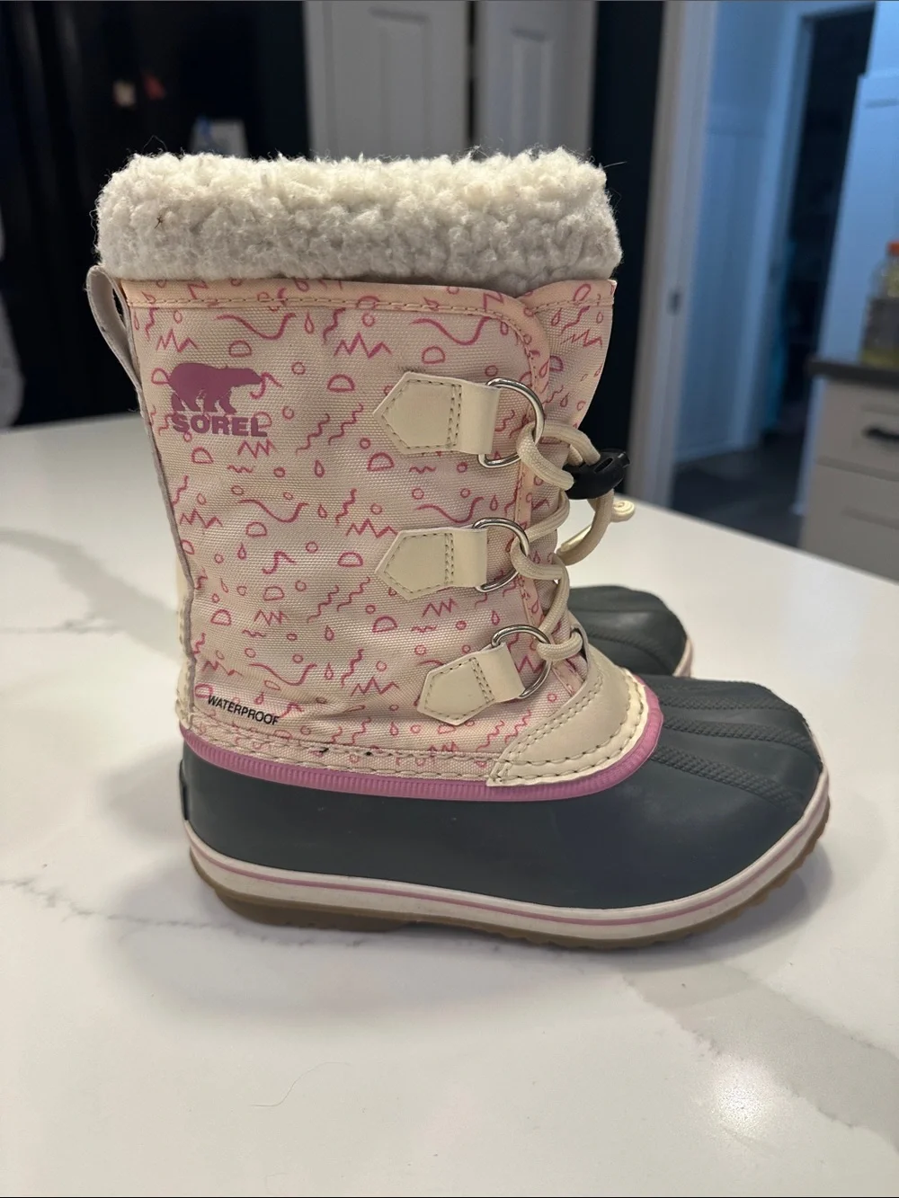 Sorel Kids Pink, Cream and Gray Winter Snow Boots. Little Girls Size 1 US.